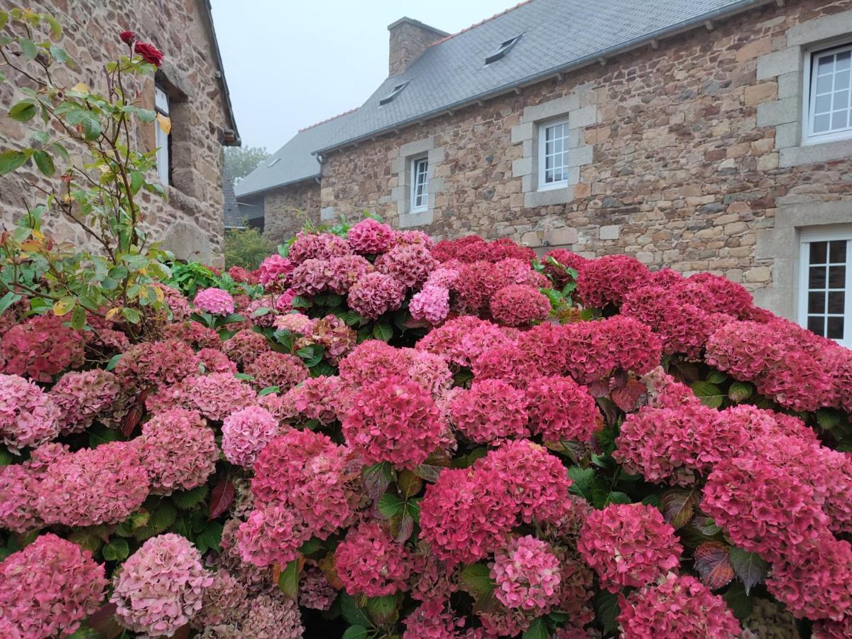 Chambres Et Tables D'Hotes Cornec Ploubazlanec Exterior foto
